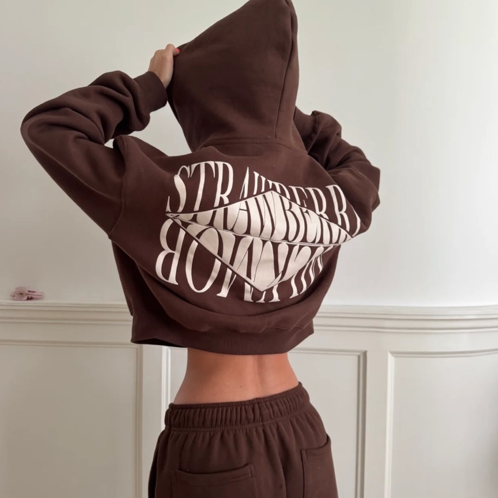 Strawberry Milk Mob - Brown Sweat Set - Picture 3 of 7